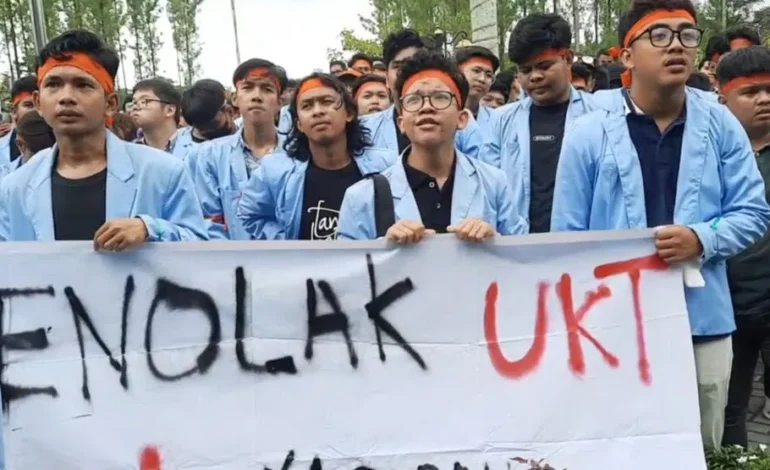 Pendidikan Tinggi Tersier di Indonesia UKT Mahal dan Tidak Wajib