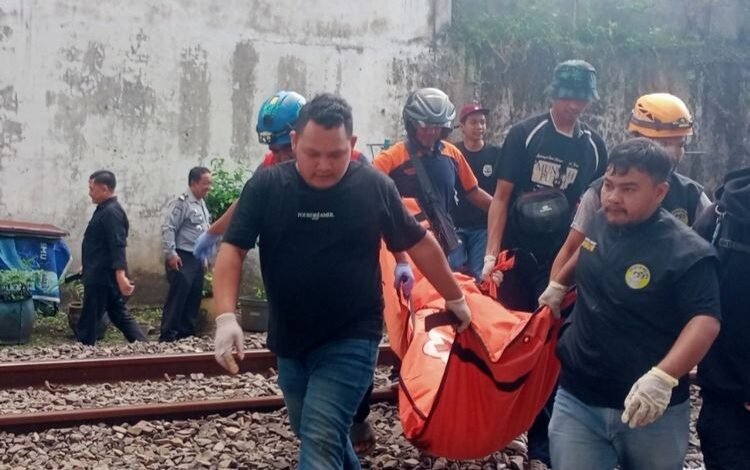 Driver Ojol Bunuh Diri Tabrak Kereta di Malang, Tewas Tragis