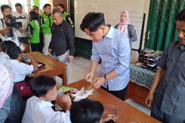 Gibran Tegaskan Anggaran Makan Bergizi Gratis Tak Turun, Uji Coba Program Makan Bergizi Gratis Akan Dilanjutkan hingga Oktober 2024